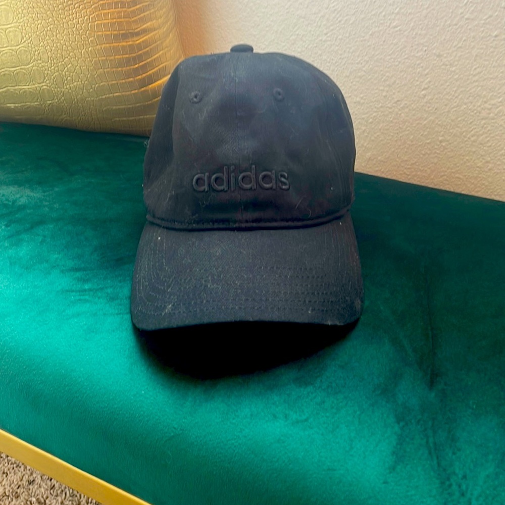 Womens adidas adjustable cap.